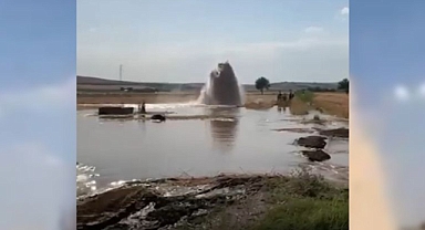 Urfa'da boru patladı! Tarlayı su bastı!