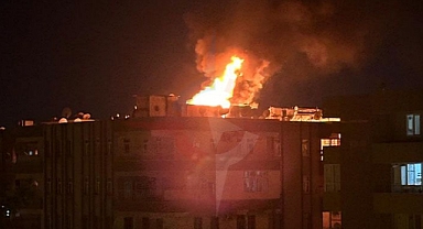 Urfa'da gece saatlerinde korku dolu anlar! Alev alev yandı!