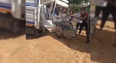 Urfa'da kamyon ile tır çarpıştı! Sürücü yaralandı!
