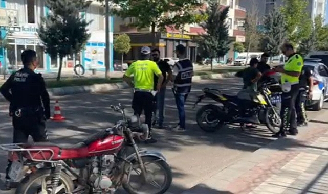 Urfa'da motosiklet denetimi! Sürücülere ceza yağdı!