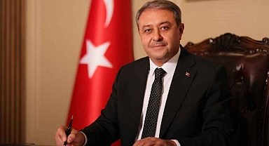 Vali Şıldak LGS'de birinci olan Urfalı öğrencileri tebrik etti!