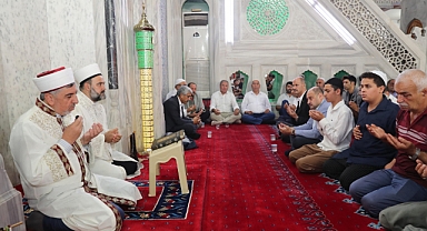 Başkan Gülpınar Şehitler İçin Okutulan Mevlidi Şerif Programına Katıldı