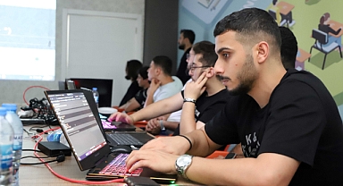 Karaköprü Belediyesinden Geleceğin Yazılım Mühendislerine Yapay Zeka Eğitimi