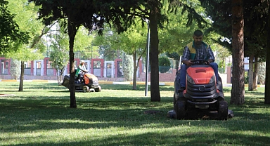 Karaköprü'de Kapsamlı Temizlik ve Bakım Çalışmaları Sürüyor