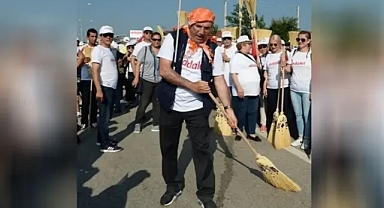 Tanal süpürgeli fotoğrafla yanıt verdi: Şanlıurfa’yı kirlilikten arındıracağız!