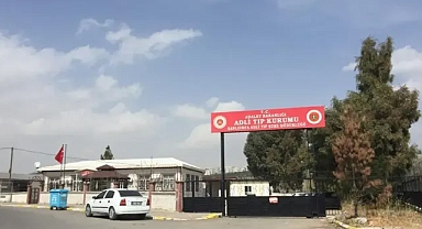 Urfa’da feci kaza! Küçük otomobilin altında kaldı!