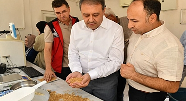 Vali Şıldak ziyaret etti! 2 milyon 200 bin ton buğday rekoltesine ulaşıldı!