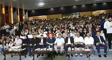 Başkan Bucak: “Hayallerinizin peşinden cesurca gidin”