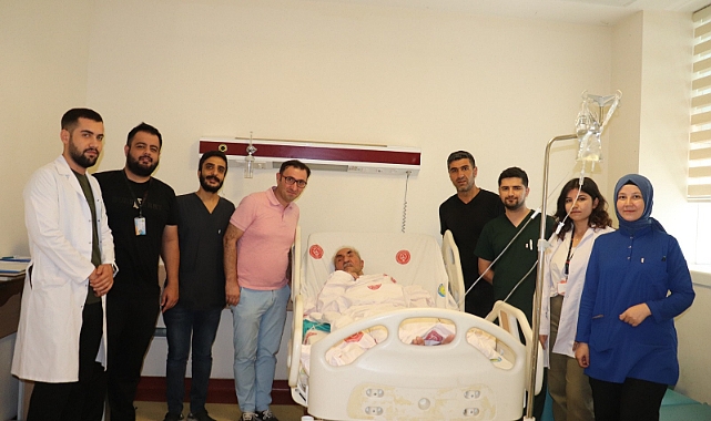 Harran Üniversitesi Hastanesi'nde 93 Yaşındaki Hastaya Başarılı Ercp Operasyonu