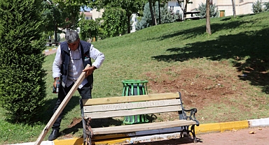Karaköprü'de Parklar Onarım Ve Bakım Çalışmalarıyla Yenileniyor