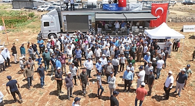 Şanlıurfa Traktör tarla gününde çiftçilerle buluştu