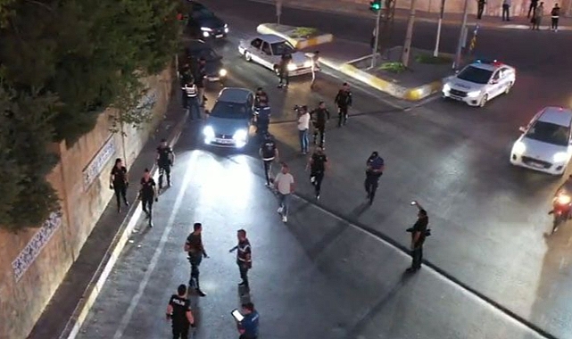 Urfa'da gece saatlerinde uygulama! Aranan şahıslar yakalandı!