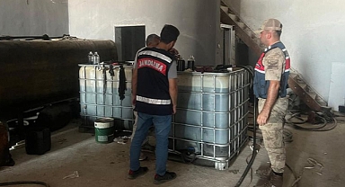 Urfa'daki depoya baskın! Jandarma ele geçirdi!