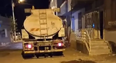 Urfa’nın ilçesinde su sorunu! Vatandaşlar tankerle su getiriyor!