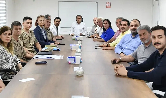 Vali Şıldak Viranşehir'de muhtarlarla buluştu