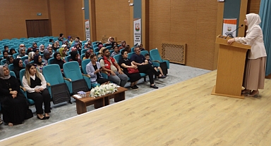 Büyükşehir’den ‘Aile İçi İletişim Ve Bağımlılıkla Mücadele’ Eğitimi