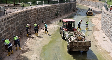 Büyükşehir’den Taşkın Derelerinde Kapsamlı Temizlik