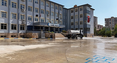 Karaköprü’de Eğitim Sezonu Öncesi Okullarda Kapsamlı Temizlik
