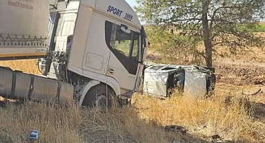 Urfa’da askerlerin kullandığı araç TIR’la çarpıştı!