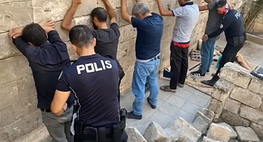 Urfa’da ekipler mezarlık ve metruk binalara girdi! Suçüstü yapıldı!