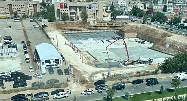 Urfa’da yeni adliye binasındaki marangoz hatası merak konusu oldu!