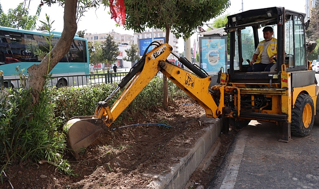 Büyükşehir Belediyesi’nden Yeşil Alanlara Bakım Seferberliği