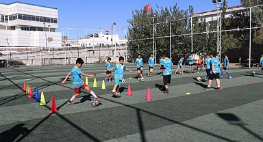 Çocuklar Haliliye belediyesi ile futbola yoğun ilgi gösteriyor