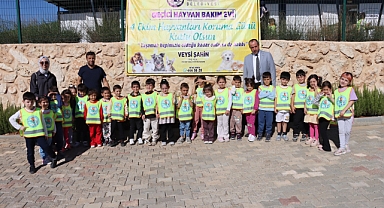 Midyat'ta Geçici Hayvan Bakımevi’ne öğrencilerden yoğun ilgi