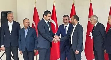 Şanlıurfa’da tarihi an! Şenyaşar ve Yıldız ailesi barış için el sıkıştı!