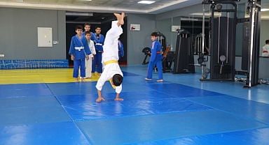 Sporla Tanışan Çocuklardan Başkan Canpolat’a Teşekkür