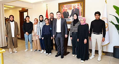 Üniversite Hazırlık Öğrencilerinden Başkan Özyavuz’a Ziyaret