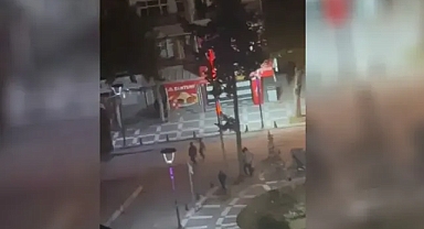 Urfa’da çocuklar esnafın camını kırdı!