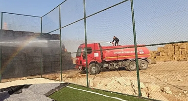 Urfa’da yangın! Mahallede istiflenen saman alev aldı!