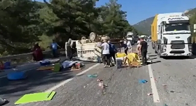 Urfalı mevsimlik tarım işçileri kaza yaptı! 1 ölü, 5 yaralı!