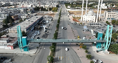 Büyükşehir Asansörlü Modern Yaya Üstgeçidini Tamamladı