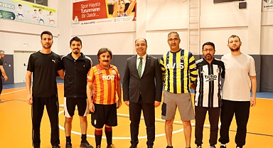 Karaköprü’de Öğretmenler Arası Voleybol Turnuvası Devam Ediyor