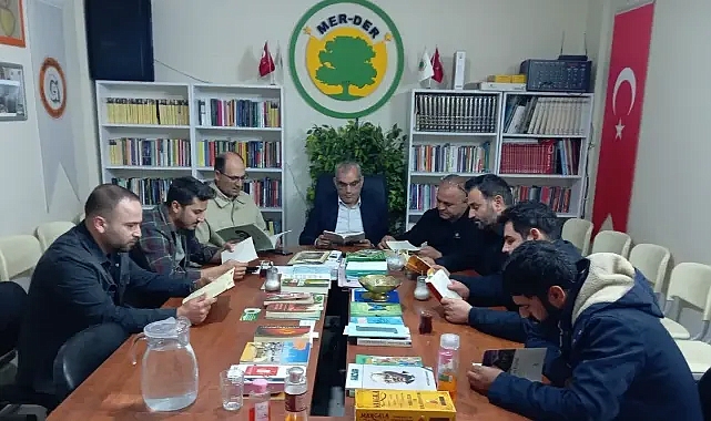Mersavi Derneği'nde Geleneksel Kitap Okumaları Sürüyor