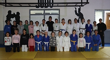 Şanlıurfa Büyükşehir Belediyesi, Kız Çocuklarına Sporla Gelecek Hazırlıyor