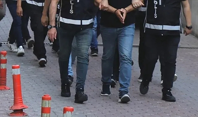 Şanlıurfa'da Aranan Dolandırıcı Suçüstü Yakalandı
