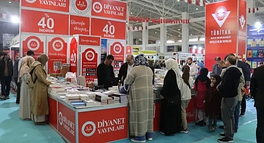 Şanlıurfa'da Kitap Fuarında Diyanet Yayınlarına Yoğun İlgi
