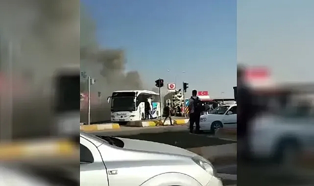 Şanlıurfa’da şehirlerarası yolcu otobüsü yandı