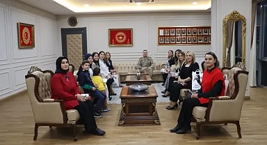 Tuğgeneral Mücahit Avkıran’dan Anlamlı Öğretmenler Günü Kutlaması
