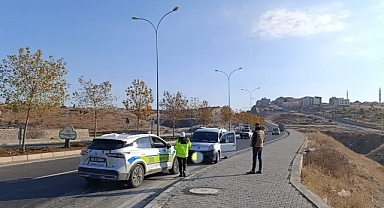 Urfa’da ters yöne girdiler! Trafik ekipleri affetmedi!