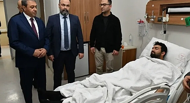 Vali Şıldak, taziyeye gitti! Yaralıları hastanede ziyaret etti!