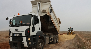 Büyükşehir’den Bozova Kırsalında Yol Atağı