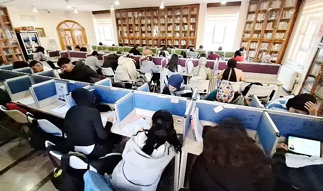 Büyükşehir kütüphaneleri, öğrencilerin uğrak noktası oldu