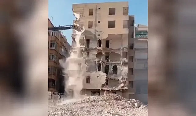 Depremde ağır hasar almıştı! Urfa’da bir binanın yıkımı daha gerçekleştirildi!