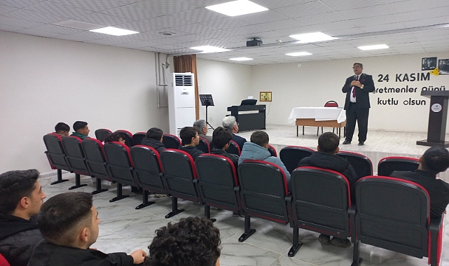 İl Müftüsü Ramazan Tolan ve Eğitimci Muharrem Çelik'ten Hilvan'da Gençlere Değerler Eğitimi