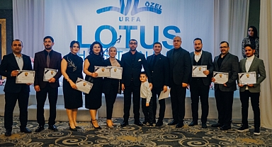 Lotus Hastanesi Çalışanlarını Gecede Ödüllendirdi