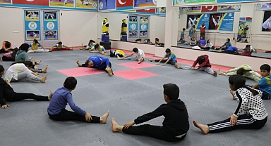 Minik sporculardan Canpolat’a teşekkür